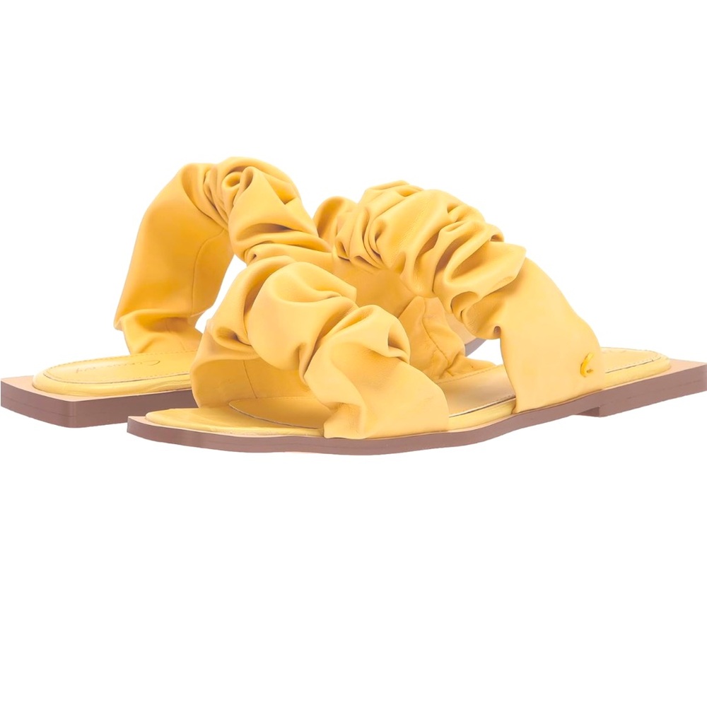🌼Circus. Ny slides 🌼soft yellow color🌟fresh n box🌟✨was a gift but to big✨